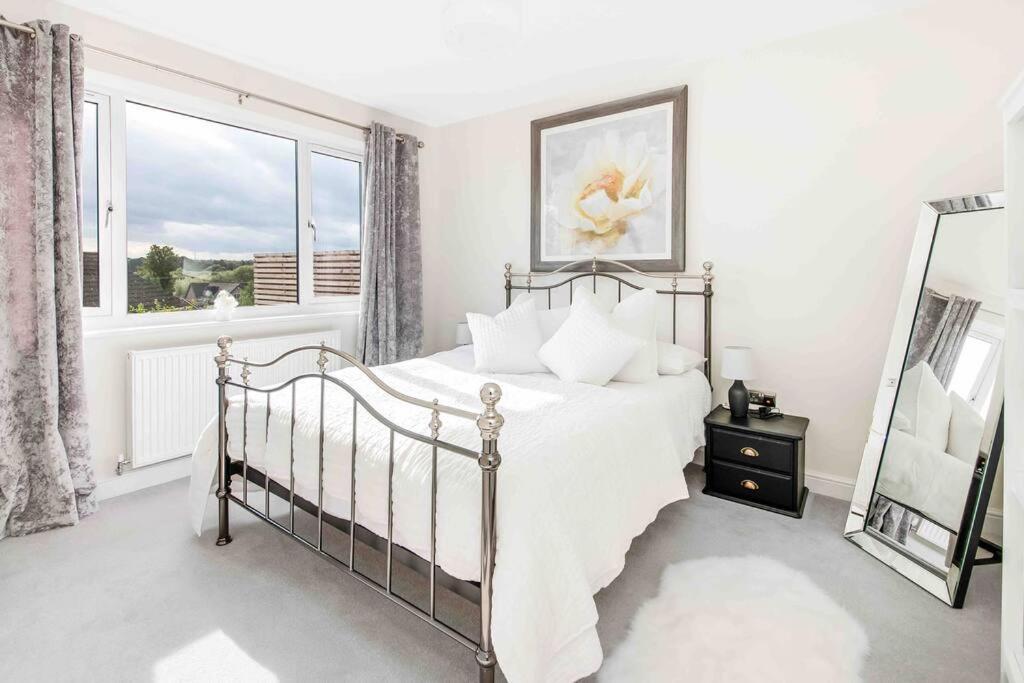 Apartment Views Over Ings West Yorkshire *