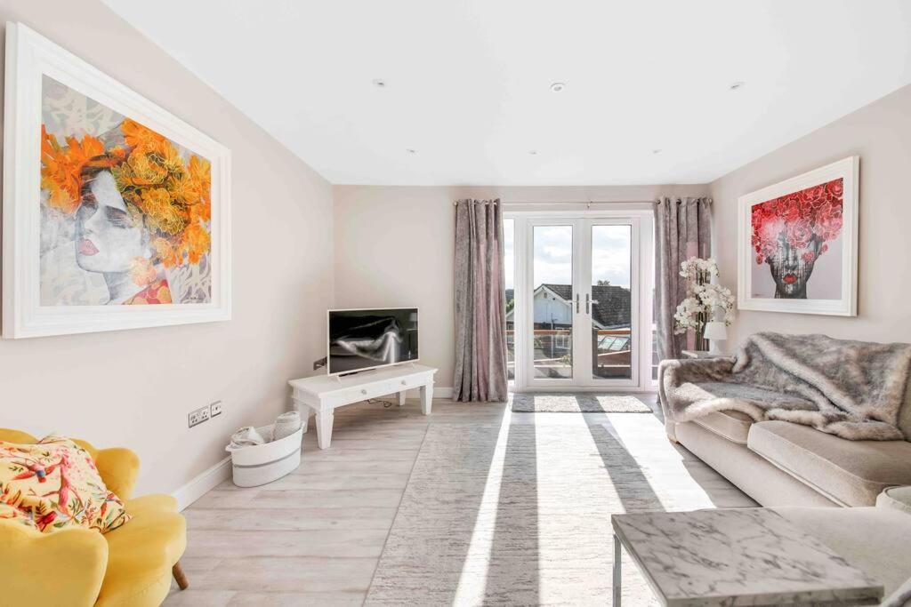 Apartment Views Over Ings West Yorkshire *